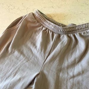 h&m grey sweat pants size medium cinched at ankle with drawstring